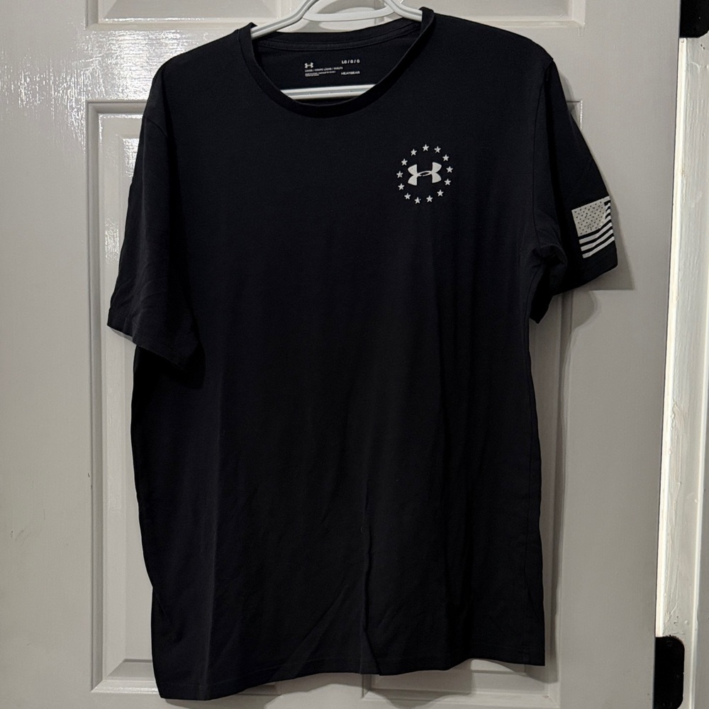 Under Armour Men's Dark Tee with Logo